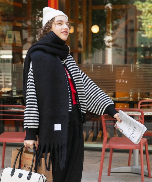 BONLECILL(ボンルシール)の「シャギーボリュームマフラー(マフラー・レディース・ブラック/クリーム/グレー/イエロー/ブルー/ピンク/グリーン・FREE)」の10枚目の写真