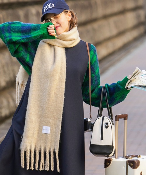 BONLECILL(ボンルシール)の「シャギーボリュームマフラー(マフラー・レディース・ブラック/クリーム/グレー/イエロー/ブルー/ピンク/グリーン・FREE)」の18枚目の写真