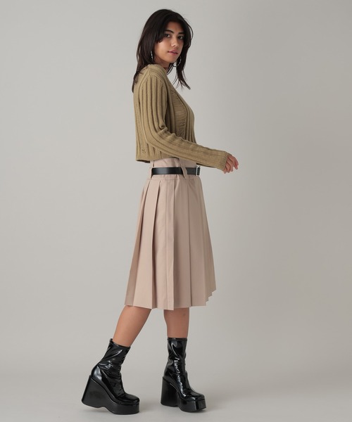 FOREVER 21（フォーエバー トゥエンティーワン）の「ベルト付きプリーツミディスカート（スカート・レディース・グレー/グリーン/ライトグレー/ベージュ・SMALL/MEDIUM）」の16枚目の写真