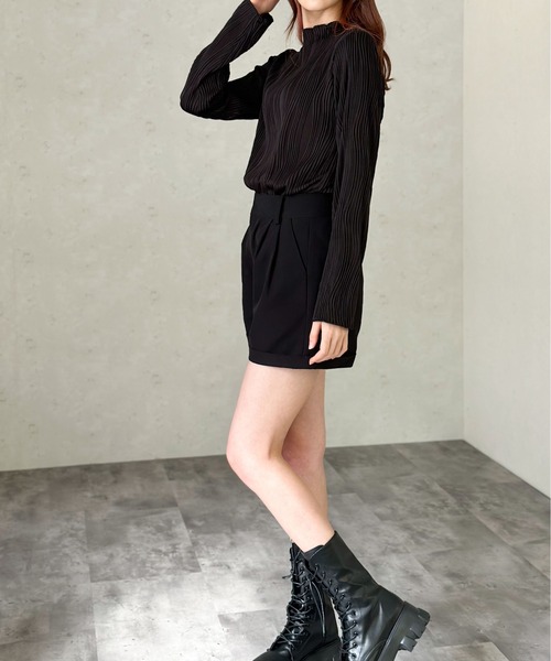 Per sist ence(パーシエンス)の「ウェーブプリーツトップス(Tシャツ/カットソー・レディース・ブラック/チャコールグレー/グレイッシュベージュ・FREE)」の9枚目の写真