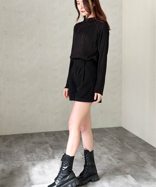 Per sist ence(パーシエンス)の「ウェーブプリーツトップス(Tシャツ/カットソー・レディース・ブラック/チャコールグレー/グレイッシュベージュ・FREE)」の10枚目の写真