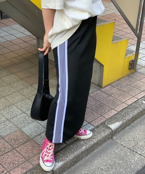 mi via loca（ミヴィアロカ）の「サイドラインジャージタイトスカート（スカート・レディース・パープル/ブラック/ネイビー/グレー・FREE）」の15枚目の写真