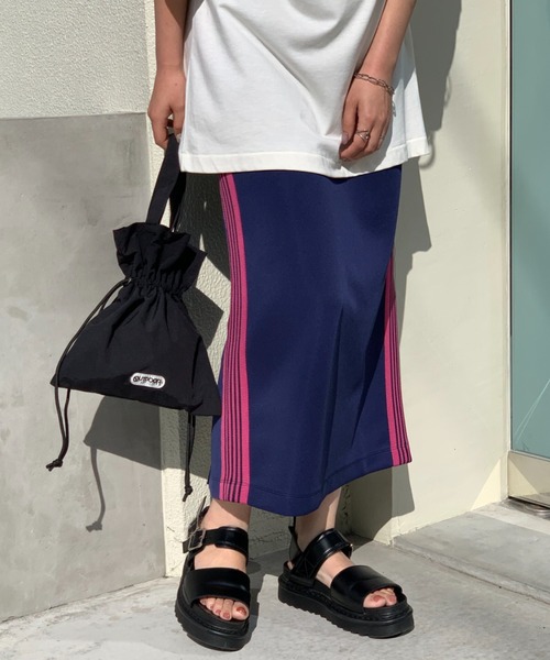 mi via loca（ミヴィアロカ）の「サイドラインジャージタイトスカート（スカート・レディース・パープル/ブラック/ネイビー/グレー・FREE）」の21枚目の写真