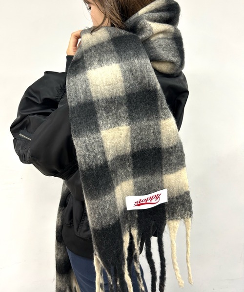 WHO'S WHO gallery（フーズフーギャラリー）の「【SLOPPY/スロッピー】アソートチェックマフラー（マフラー・レディース・ベージュ/ブラウン/ブラック/ブラック系その他・FREE）」の2枚目の写真