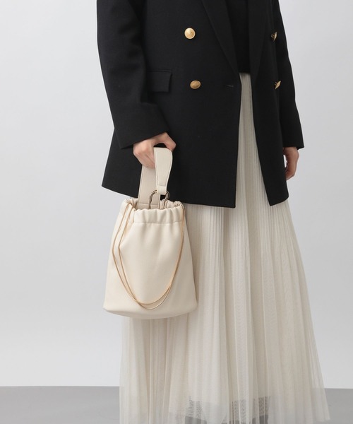 A part by(アパートバイ)の「≪追加3≫カナグツキワンハンドルバッグ(ショルダーバッグ・レディース・オフホワイト/ブラック/シルバー/ライトベージュ・FREE)」の5枚目の写真