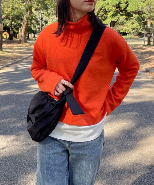 fredy emue（フレディエミュ）の「ニットソーハイネックプルオーバー（Tシャツ/カットソー・レディース・チャコールグレー/オレンジ/グレー/オフホワイト・38）」の21枚目の写真