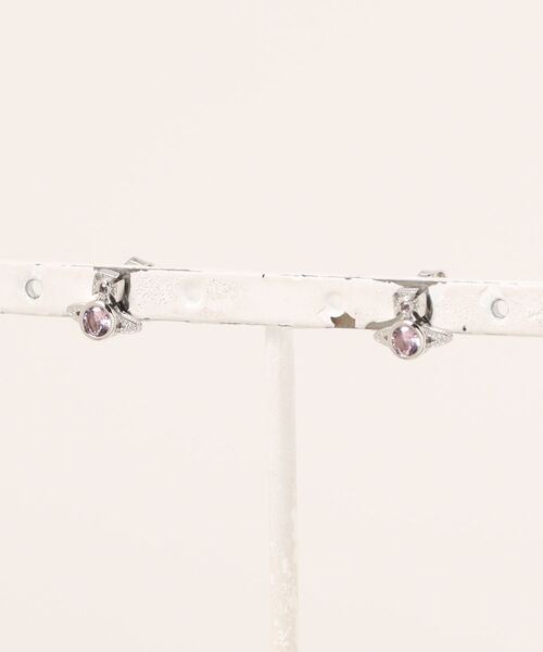 Vivienne Westwood(ヴィヴィアンウエストウッド)の「LONDON ORB EARRINGS(ピアス(両耳用)・レディース・シルバー/ゴールド系1/ゴールド系/ピンク系その他/ピンク・FREE)」の2枚目の写真