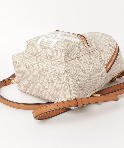 MCM（エムシーエム）の「STARK BEBE BOO バックパック - ローレトス（バックパック/リュック・メンズ・アイボリー/ピンク・X-SMALL）」の4枚目の写真