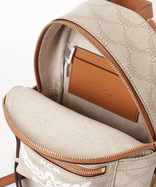 MCM（エムシーエム）の「STARK BEBE BOO バックパック - ローレトス（バックパック/リュック・メンズ・アイボリー/ピンク・X-SMALL）」の5枚目の写真