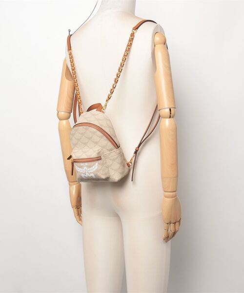 MCM（エムシーエム）の「STARK BEBE BOO バックパック - ローレトス（バックパック/リュック・メンズ・アイボリー/ピンク・X-SMALL）」の6枚目の写真