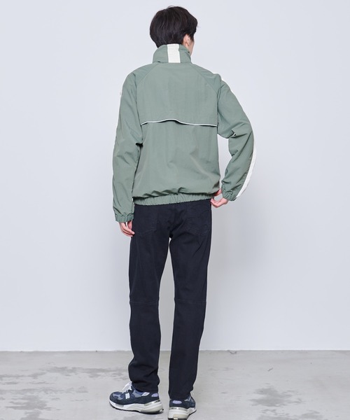 Arnold Palmer（アーノルドパーマー）の「ナイロンタスラン トラックジャケット（ジャージ・メンズ・カーキ/ブラック・L/M/LL）」の8枚目の写真