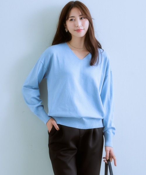 7days Life Styling(セブンデイズライフスタイリング)の「コクーンシルエットVネックセーター(静電防止・毛玉になりにくい・UVカット・タンブル乾燥OK)(ニット/セーター・レディース・ネイビー/ラベンダー/サックスブルー/アイボリー/杢グレー・S/M/L/LL)」の6枚目の写真