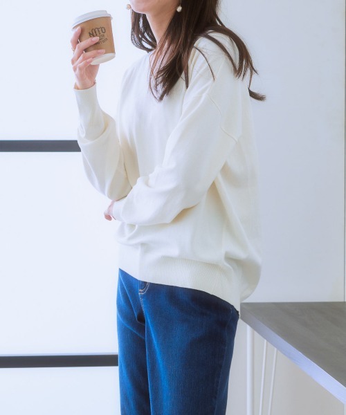 7days Life Styling(セブンデイズライフスタイリング)の「コクーンシルエットVネックセーター(静電防止・毛玉になりにくい・UVカット・タンブル乾燥OK)(ニット/セーター・レディース・ネイビー/ラベンダー/サックスブルー/アイボリー/杢グレー・S/M/L/LL)」の14枚目の写真