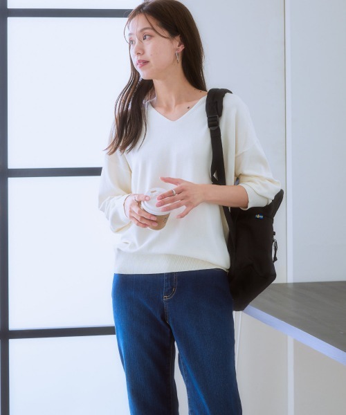 7days Life Styling(セブンデイズライフスタイリング)の「コクーンシルエットVネックセーター(静電防止・毛玉になりにくい・UVカット・タンブル乾燥OK)(ニット/セーター・レディース・ネイビー/ラベンダー/サックスブルー/アイボリー/杢グレー・S/M/L/LL)」の15枚目の写真