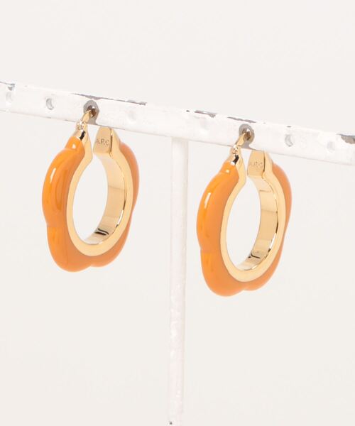 A.P.C.(アーペーセー)の「BOUCLES DOREILLES ROSE 24P(ピアス(両耳用)・レディース・ブラウン系その他・ONESIZE)」の4枚目の写真