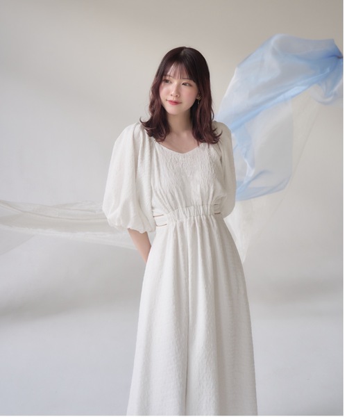 mellowneon（メロウネオン）の「前後2wayウエストスリットバルーンワンピース / オフショル / 4way / スクエアネック（ワンピース・レディース・ホワイト/モカ/ベージュ/ブラック・SMALL/MEDIUM）」の8枚目の写真