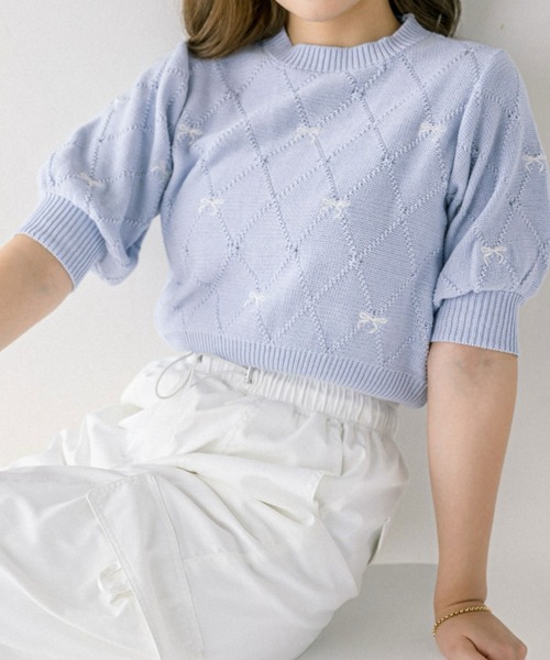 OLIVE des OLIVE（オリーブデオリーブ）の「リボン刺繍ニット　1041050150（ニット/セーター・レディース・トップグレー/オフホワイト/サックスブルー/アイボリー/ブラック・FREE）」の5枚目の写真