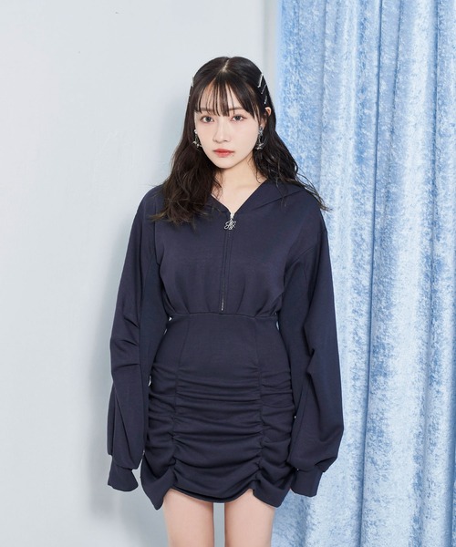 ANDGEEBEE（アンジービー）の「ドロストフーディーワンピ（ワンピース・レディース・チャコールグレー/ネイビー・FREE）」の15枚目の写真