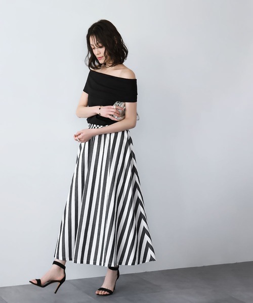 ELFRANK(エルフランク)の「オフショルダーカットソー(Tシャツ/カットソー・レディース・ブラック/オフホワイト・FREE)」の11枚目の写真