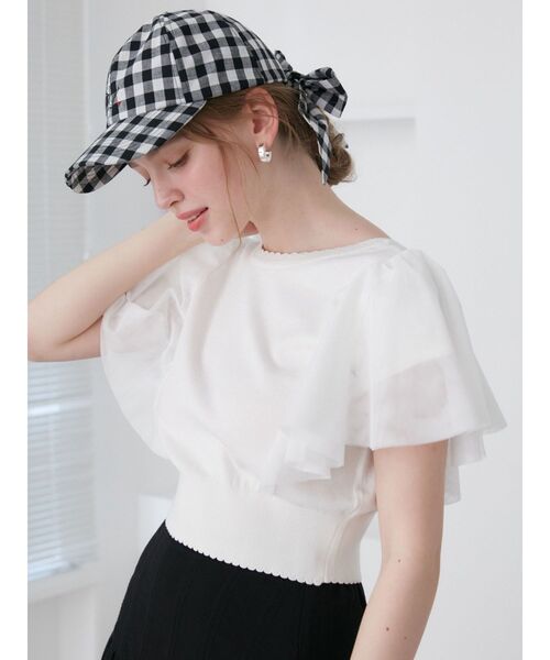 CALNAMUR(カルナムール)の「チュールラッフル2WAYプルオーバー(ニット/セーター・レディース・ブラック/ライトブルー/ホワイト・FREE)」の4枚目の写真