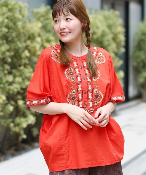 ジオメトリックフラワー刺繍プルオーバー（シャツ/ブラウス）｜チチカカ（チチカカ）