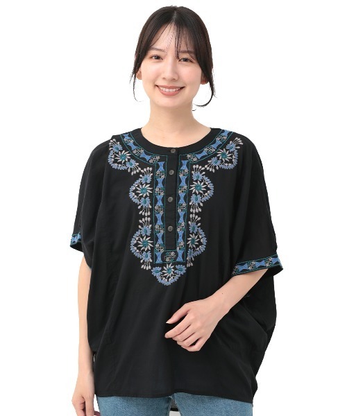 チチカカ（チチカカ）の「ジオメトリックフラワー刺繍プル
