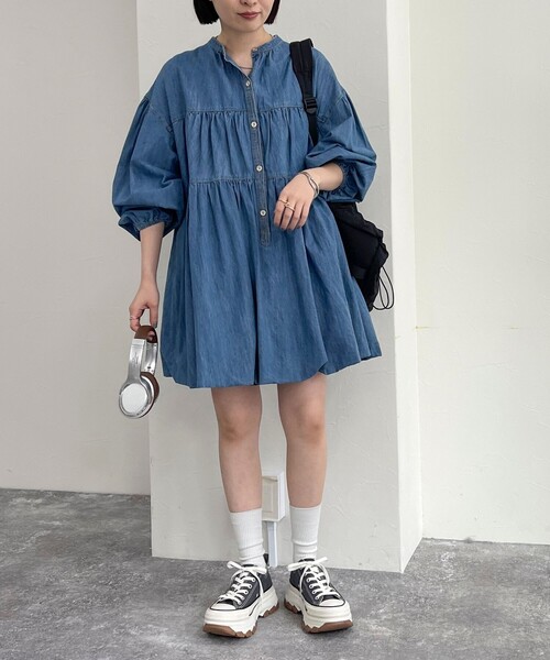 fredy emue(フレディエミュ)の「デニムバルーンチュニックワンピース(ワンピース・レディース・ネイビー/サックスブルー・38)」の3枚目の写真