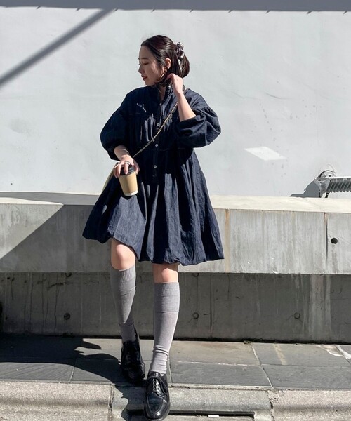 fredy emue(フレディエミュ)の「デニムバルーンチュニックワンピース(ワンピース・レディース・ネイビー/サックスブルー・38)」の16枚目の写真