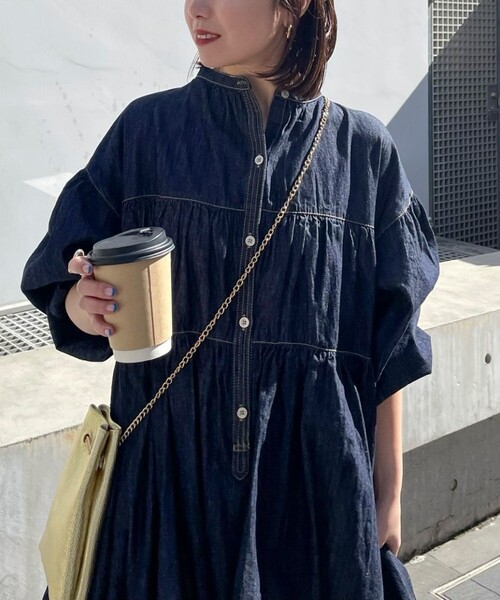 fredy emue(フレディエミュ)の「デニムバルーンチュニックワンピース(ワンピース・レディース・ネイビー/サックスブルー・38)」の19枚目の写真