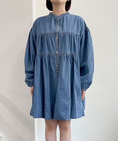 fredy emue(フレディエミュ)の「デニムバルーンチュニックワンピース(ワンピース・レディース・ネイビー/サックスブルー・38)」の20枚目の写真