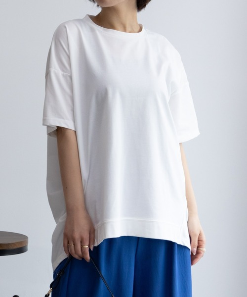 NAVY（ネイビー）の「NAVY 冷感 UVカット ドライ キレイ見えチュニックTシャツ（Tシャツ/カットソー・レディース・ホワイト/ベージュ/チャコールグレー・M/L/S/XL）」の2枚目の写真