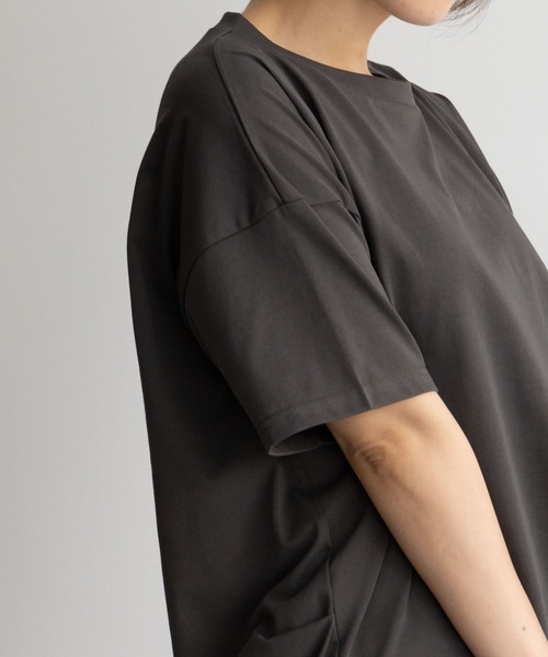NAVY（ネイビー）の「NAVY 冷感 UVカット ドライ キレイ見えチュニックTシャツ（Tシャツ/カットソー・レディース・ホワイト/ベージュ/チャコールグレー・M/L/S/XL）」の19枚目の写真