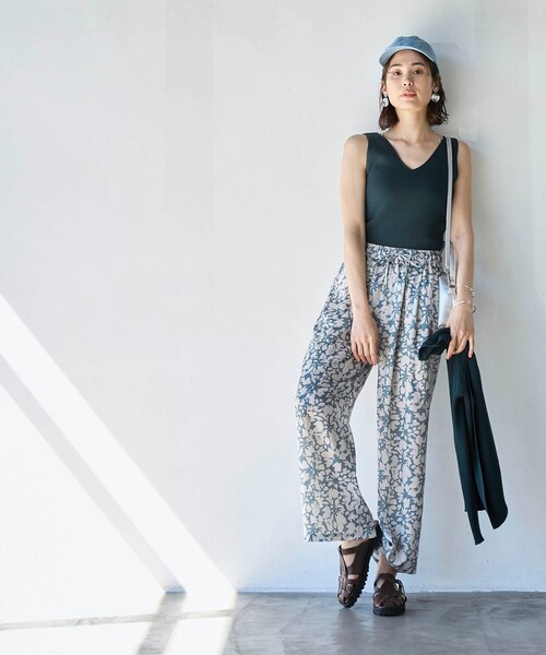 coen(コーエン)の「【RONEL】フラワープリントイージーパンツ(その他パンツ・レディース・グレー/ナチュラル・M/S)」の9枚目の写真