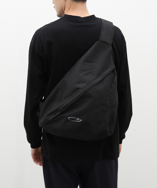 417 EDIFICE(フォーワンセブンエディフィス)の「BASELBASEL SLING BACKPACK 25L(ショルダーバッグ・メンズ・ブラック/ベージュ・FREE)」の19枚目の写真