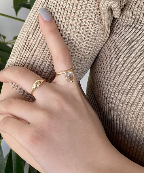 CAPRICIEUX LE'MAGE（カプリシューレマージュ）の「〈GOLDY/ゴールディ〉2SETドロップリング（ネックレス・レディース・カーキ/クリア・FREE）」の3枚目の写真