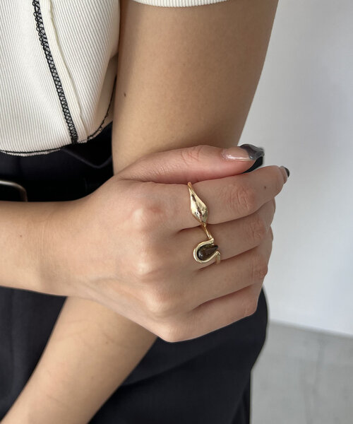 CAPRICIEUX LE'MAGE（カプリシューレマージュ）の「〈GOLDY/ゴールディ〉2SETドロップリング（ネックレス・レディース・カーキ/クリア・FREE）」の6枚目の写真