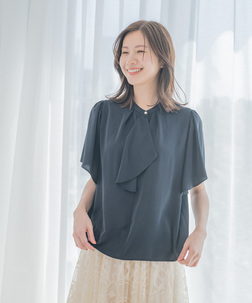Jayro（ジャイロ）の「ボウタイ風袖フリルブラウス（シャツ/ブラウス・レディース・ホワイト/ベージュ/グリーン系その他/ネイビー・M）」の4枚目の写真