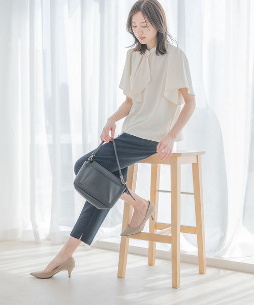 Jayro（ジャイロ）の「ボウタイ風袖フリルブラウス（シャツ/ブラウス・レディース・ホワイト/ベージュ/グリーン系その他/ネイビー・M）」の13枚目の写真