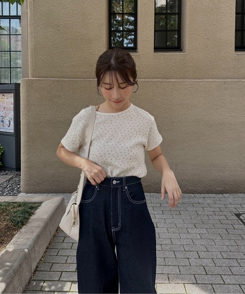 Amiur（エミレ）の「flower pattern waffle t shirt / フラワーパターンワッフルtシャツ（Tシャツ/カットソー・レディース・ホワイト/クリーム・FREE）」の20枚目の写真