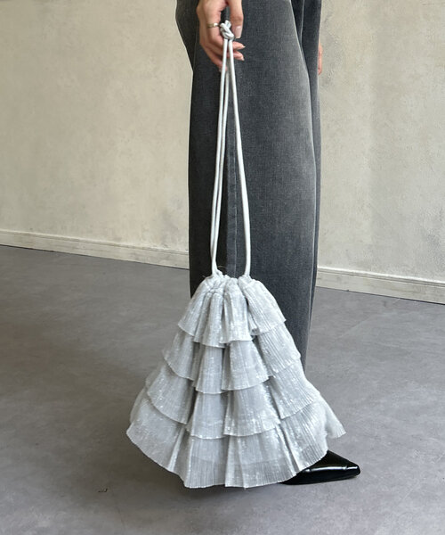 Thevon（ゼボン）の「ラメシアーフリル巾着バッグ（トートバッグ・レディース・ブラック/オフホワイト/ブラウン・FREE）」の6枚目の写真