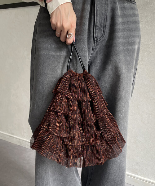 Thevon（ゼボン）の「ラメシアーフリル巾着バッグ（トートバッグ・レディース・ブラック/オフホワイト/ブラウン・FREE）」の13枚目の写真