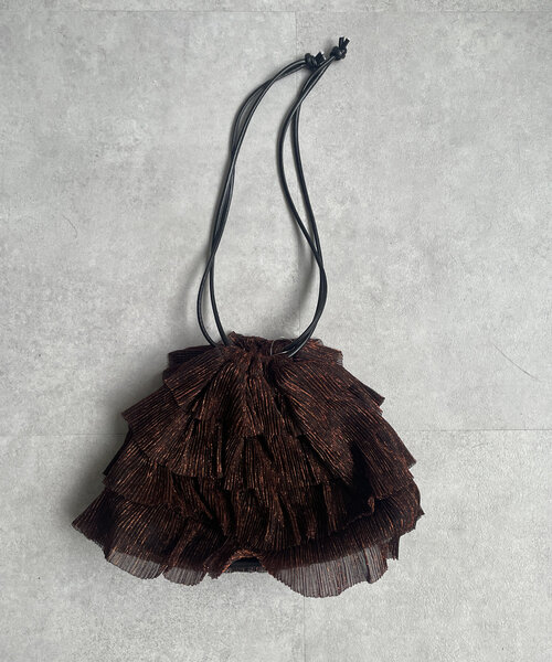Thevon（ゼボン）の「ラメシアーフリル巾着バッグ（トートバッグ・レディース・ブラック/オフホワイト/ブラウン・FREE）」の10枚目の写真