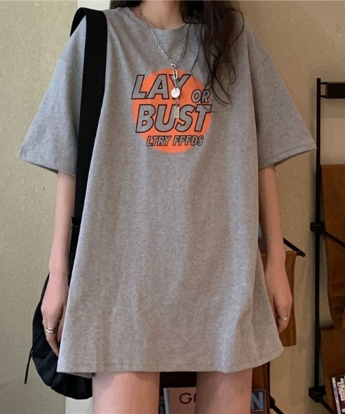 SHEENA(シーナ)の「LAY or BUSTロゴプリントルーズTシャツ(Tシャツ/カットソー・レディース・オレンジ/グレー/ブラック・M)」の5枚目の写真