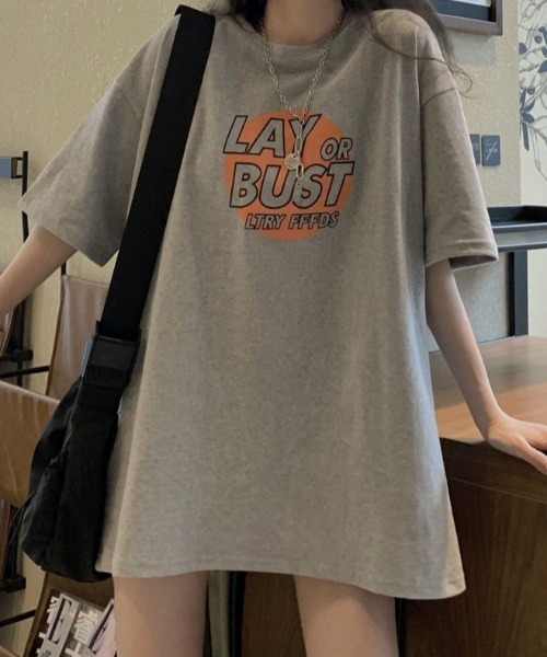 SHEENA(シーナ)の「LAY or BUSTロゴプリントルーズTシャツ(Tシャツ/カットソー・レディース・オレンジ/グレー/ブラック・M)」の7枚目の写真