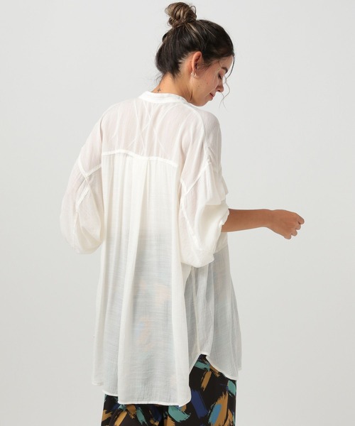 BAYFLOW（ベイフロー）の「[透け感が涼しげ]シアースラブロングシャツ（シャツ/ブラウス・レディース・チャコール/オフホワイト/ブルーグリーン・FREE）」の20枚目の写真