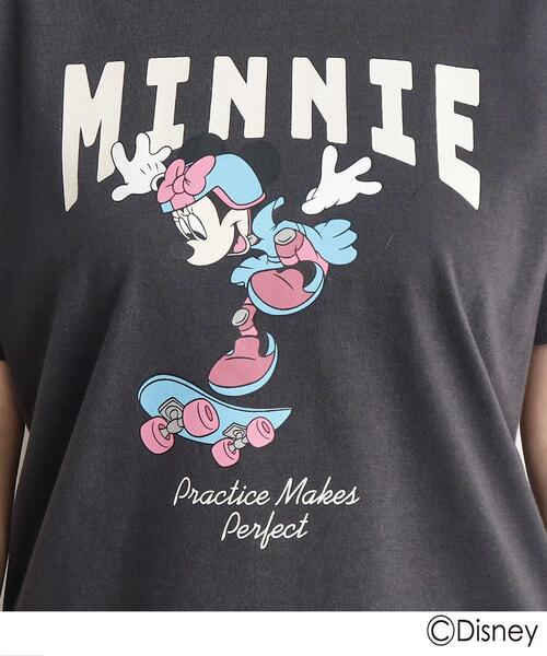 Disney(ディズニー)の「◆【ミッキーマウス&ミニーマウス】みんなでお揃い_Tシャツ(Tシャツ/カットソー・レディース・アイボリー系/チャコール・12/13)」の3枚目の写真