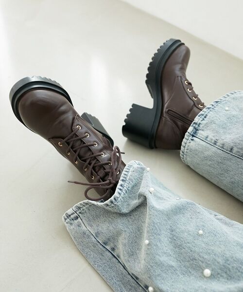 MAJESTIC LEGON(マジェスティックレゴン)の「レースアップショートブーツ(ブーツ・レディース・ブラウン/アイボリー/ブラック・X-LARGE/LARGE/MEDIUM/SMALL)」の3枚目の写真