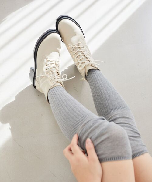 MAJESTIC LEGON(マジェスティックレゴン)の「レースアップショートブーツ(ブーツ・レディース・ブラウン/アイボリー/ブラック・X-LARGE/LARGE/MEDIUM/SMALL)」の1枚目の写真