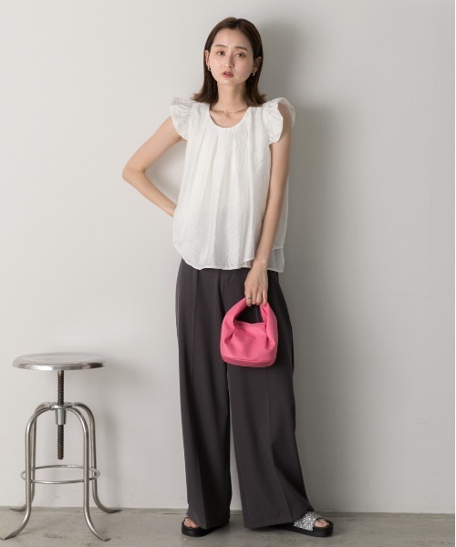 ad thie(アドティエ)の「袖フリル タックブラウス(シャツ/ブラウス・レディース・ブラック/ライトブルー/オフホワイト/ナチュラル・FREE)」の6枚目の写真