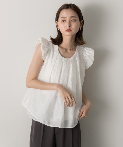ad thie(アドティエ)の「袖フリル タックブラウス(シャツ/ブラウス・レディース・ブラック/ライトブルー/オフホワイト/ナチュラル・FREE)」の7枚目の写真